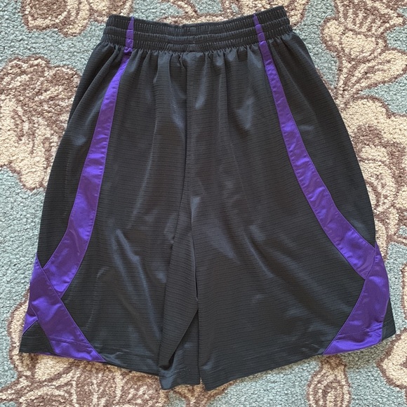 WASHINGTON HUSKIES Nike Shorts Mens Small - Picture 2 of 6
